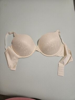 Secret Treasures Padded Lace-Accent Bra in Light Peach